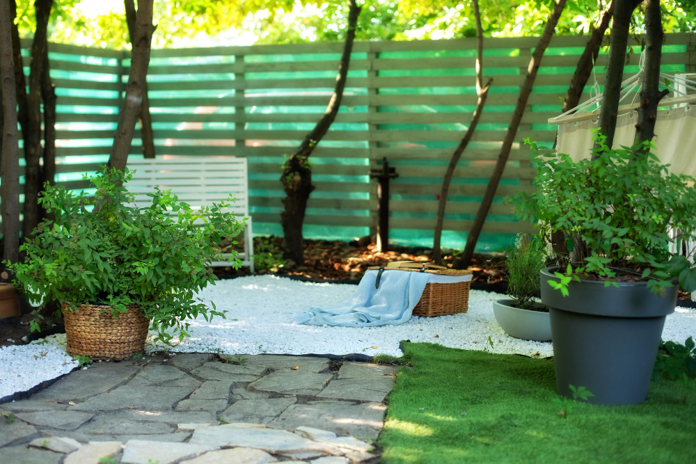 décoration pour Optimiser l'espace et sublimer un jardin de 100m²